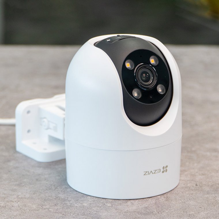 Camera PT 4G ngoài trời 3MP có màu ban đêm CS-H8C (3MP,4G)